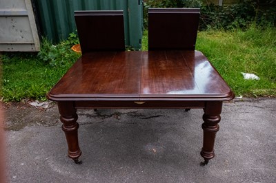 Lot 2376 - A Victorian mahogany pull-out extending dining...