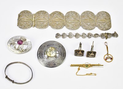 Lot 755 - A small group of jewellery, including a 9ct...