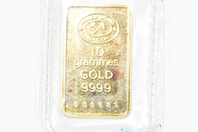 Lot 9 - A small Johnson Matthey 10grammes gold 9999...