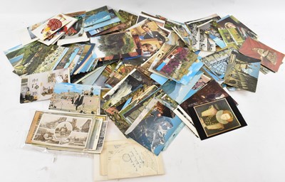 Lot 263 - A large quantity of approx. 300 postcards.