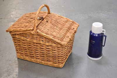 Lot 416 - A wicker picnic basket.