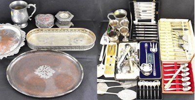 Lot 762 - A mixed collection of silver plate and silver...