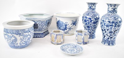 Lot 538 - A pair of Chinese blue and white baluster form...