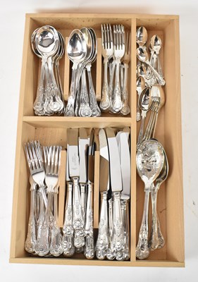 Lot 607 - A quantity of silver plated flatware.