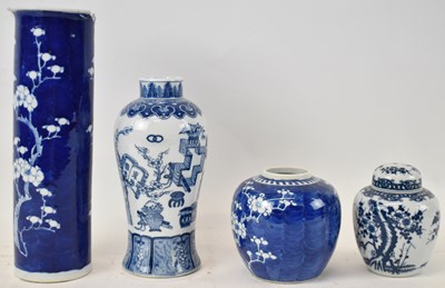 Lot 553 - A Chinese blue and white vase, height 23cm, a...