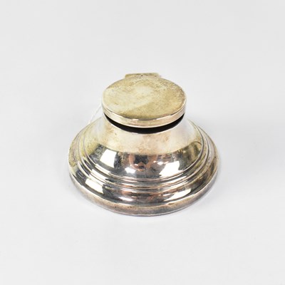 Lot 774 - A George V hallmarked silver inkwell with...