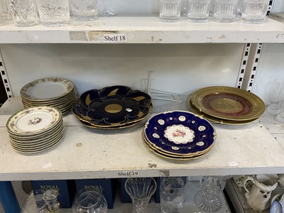 Lot 433 - A mixed lot of ceramics including set of nine...