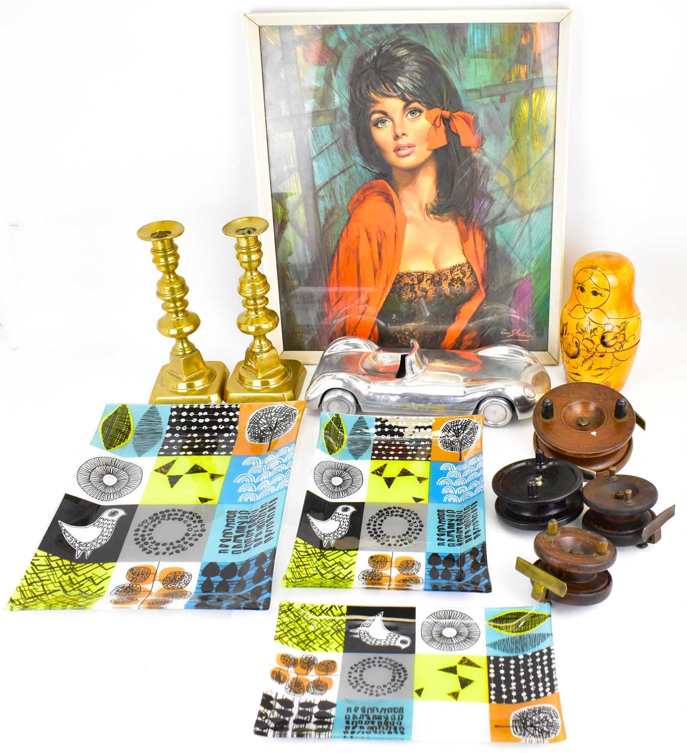 Lot 196 - Various mixed collectibles to include a set of...