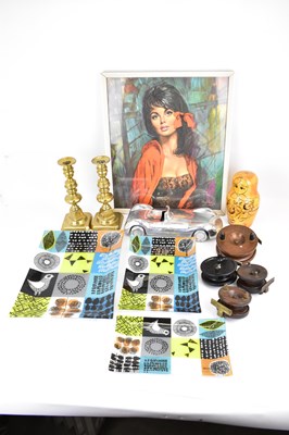 Lot 196 - Various mixed collectibles to include a set of...