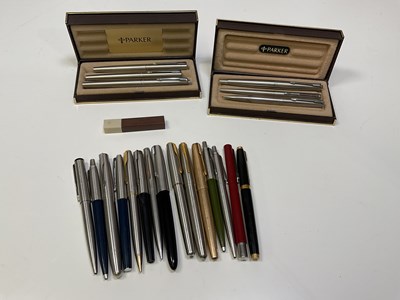 Lot 11 - A collection of pens including two cased...