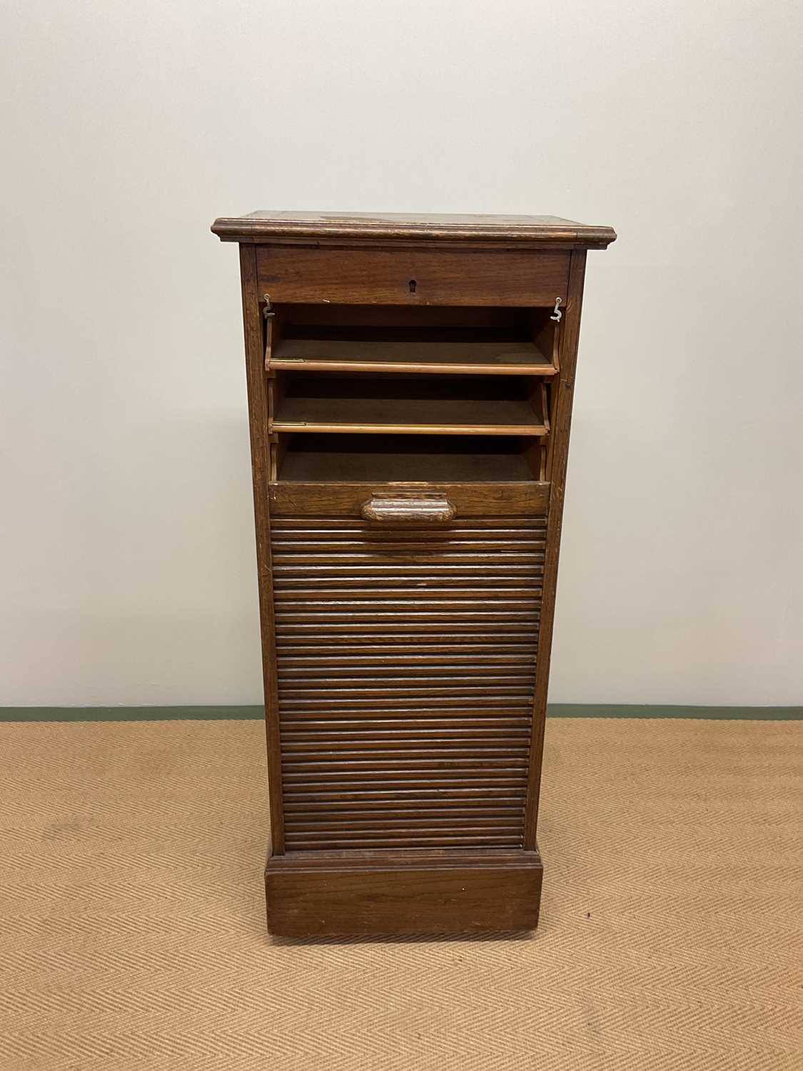 Lot 495 Oak tambour filing with adjustable