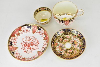 Lot 391 - ROYAL CROWN DERBY; a 2712 pattern moustache...