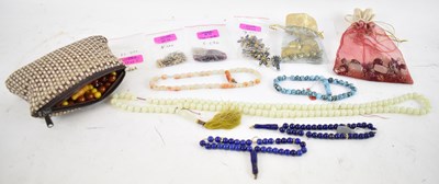 Lot 767 - A quantity of assorted costume jewellery...