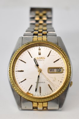 Lot 858 - SEIKO; a stainless steel gentleman's automatic...