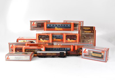 Lot 377 - HORNBY; a small quantity of boxed OO gauge...