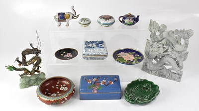 Lot 479 - A small collection of Oriental items,...