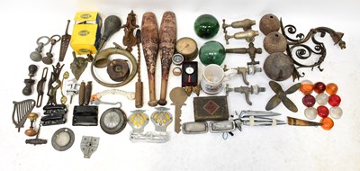 Lot 188 - A good quantity of vintage collectors' items,...