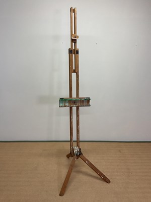 Lot 299 - A Winsor and Newton artist easel. 173cm high.