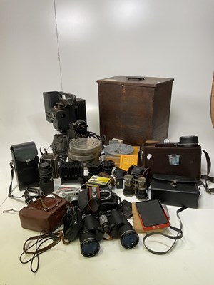 Lot 66 - A quantity of cameras, a Kodak film projector,...