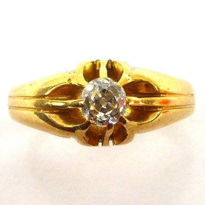 Lot 990 - An 18ct gold gentlemen's solitaire ring, claw...