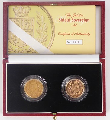 Lot 845 - ROYAL MINT; 'The Jubilee Shield Sovereign Set',...