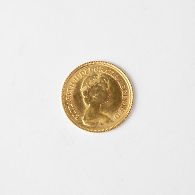 Lot 897 - An Elizabeth II half sovereign 1982, George...