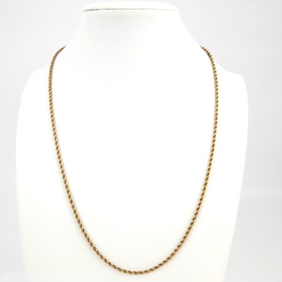 Lot 1083 - A 9ct gold dainty twist link chain, length...