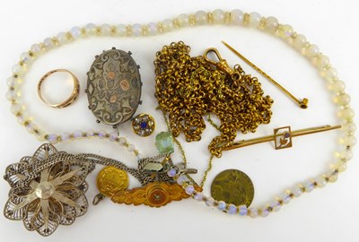 Lot 1122 - Various mixed costume jewellery to include a...