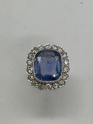 Lot 1141 - An important French 1920s Art Deco platinum...