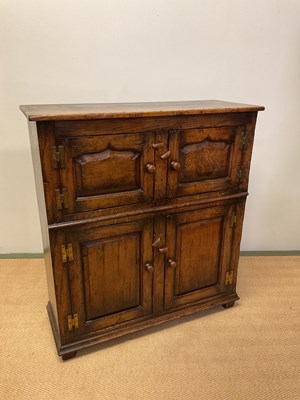 Lot 696 - TITCHMARSH & GOODWIN; a small reproduction oak...