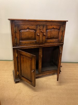 Lot 696 - TITCHMARSH & GOODWIN; a small reproduction oak...