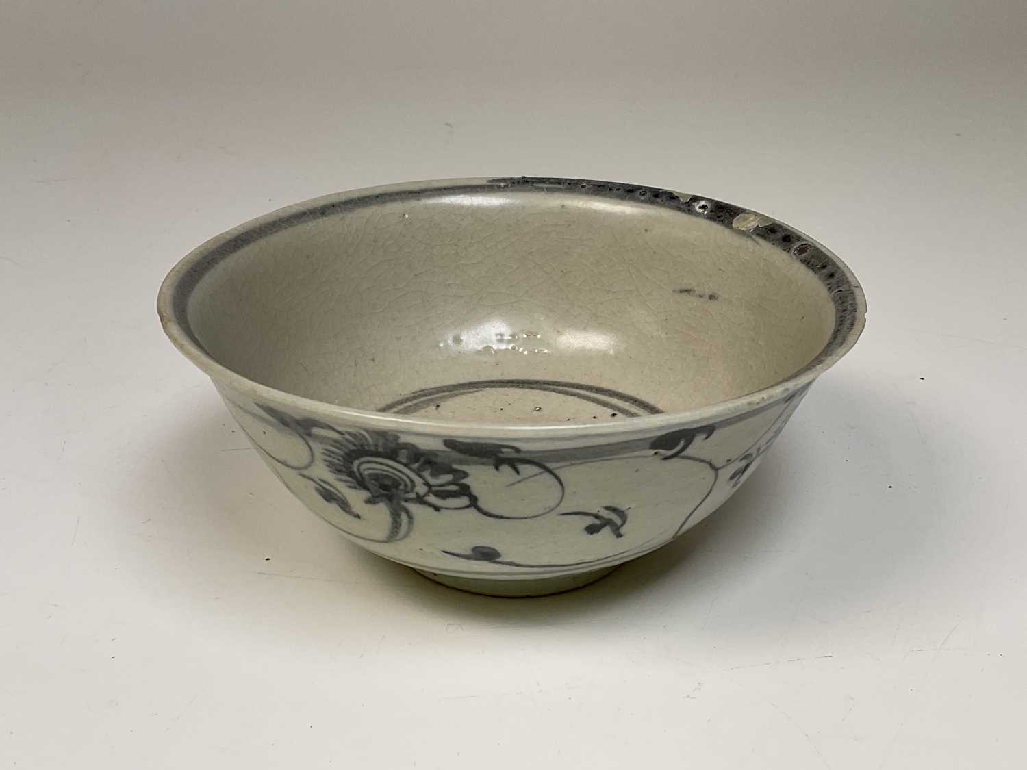 Lot 241 - An 18th century Chinese bowl