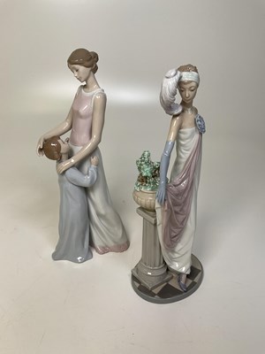 Lot 202 - LLADRO; figures, 'Socialite of The 20s' 5283...