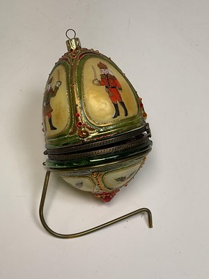 Lot 28 - A set of twenty Russian nesting dolls with...