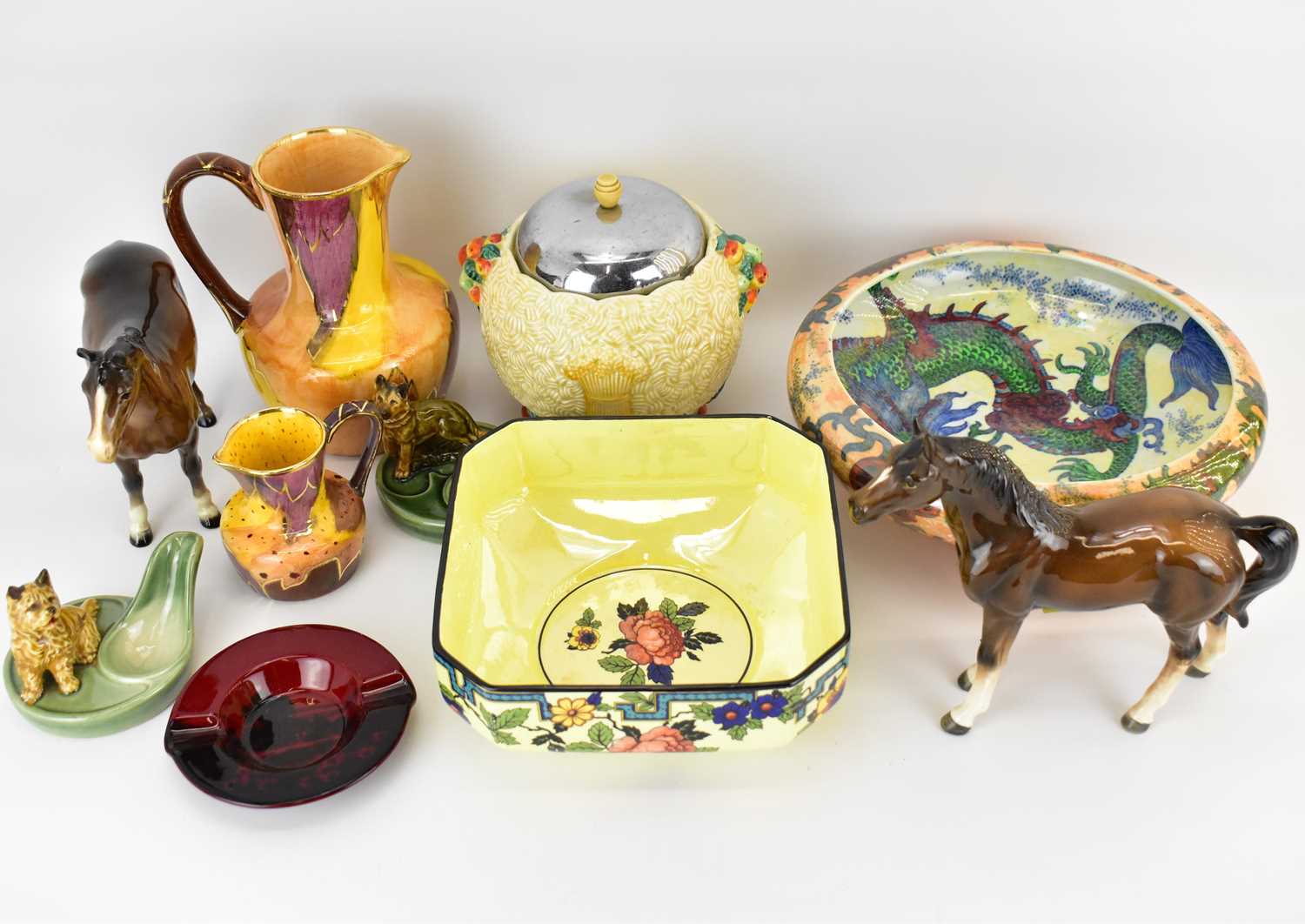 Lot 519 - Various items of decorative pottery, to...