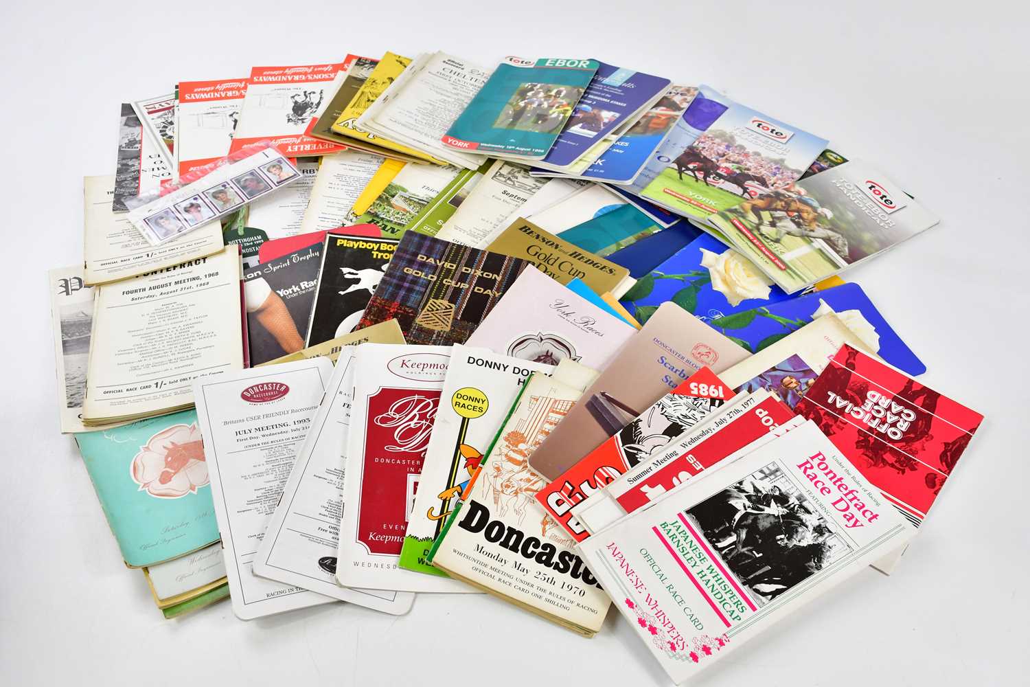 Divided Races Magazines Lot 1227 - A quantity of race magazines to include