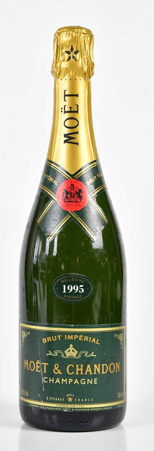 Lot 4222 - CHAMPAGNE; a single bottle Moët & Chandon...