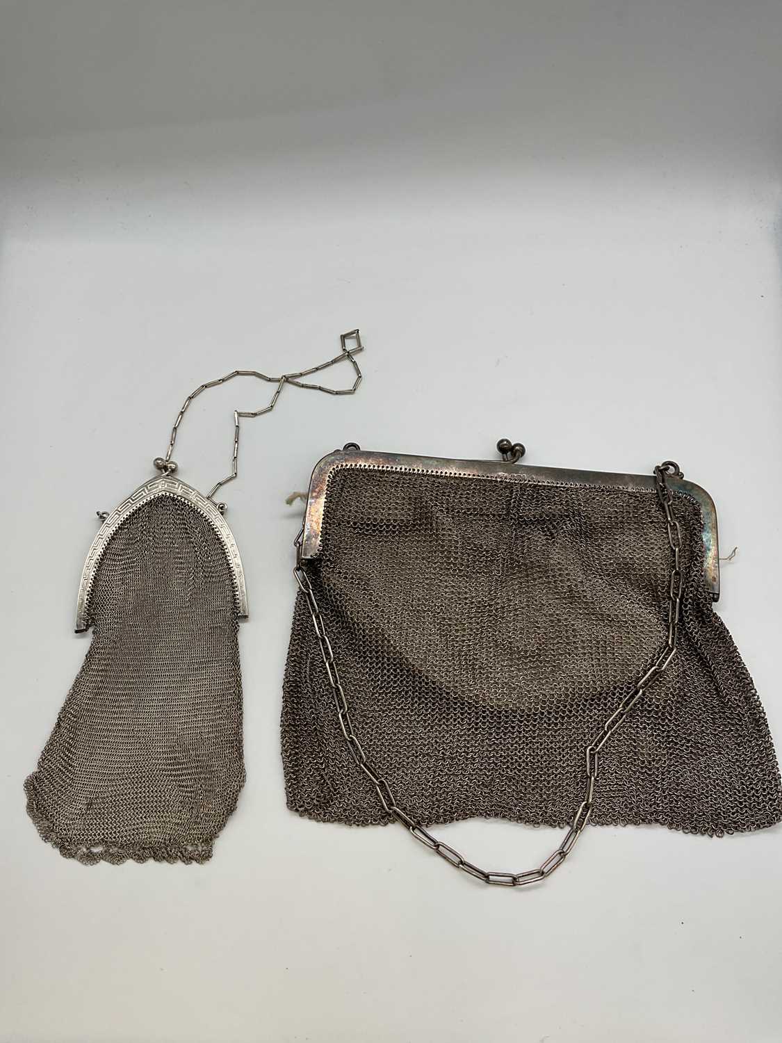 Lot 1025 - A silk lined Continental white metal mesh...