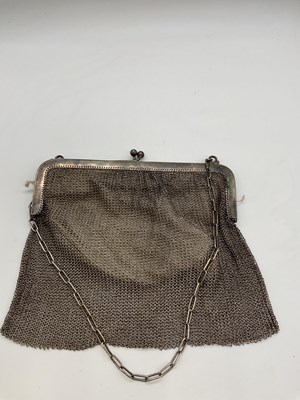 Lot 1025 - A silk lined Continental white metal mesh...