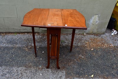 Lot 2555 - A George III mahogany tea table with single...