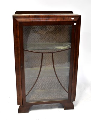 Lot 14 - An early 20th century mahogany display cabinet