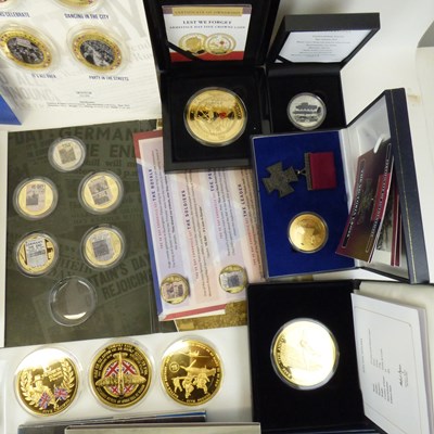 Lot 756 - A large collection of UK WWII commemorative coins and coin sets