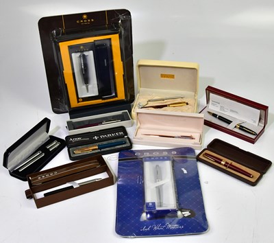 Lot 1077 - A small collection pens, to include Parker,...