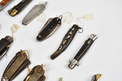 Lot 706 - Five military pocket knives, including a WWI...