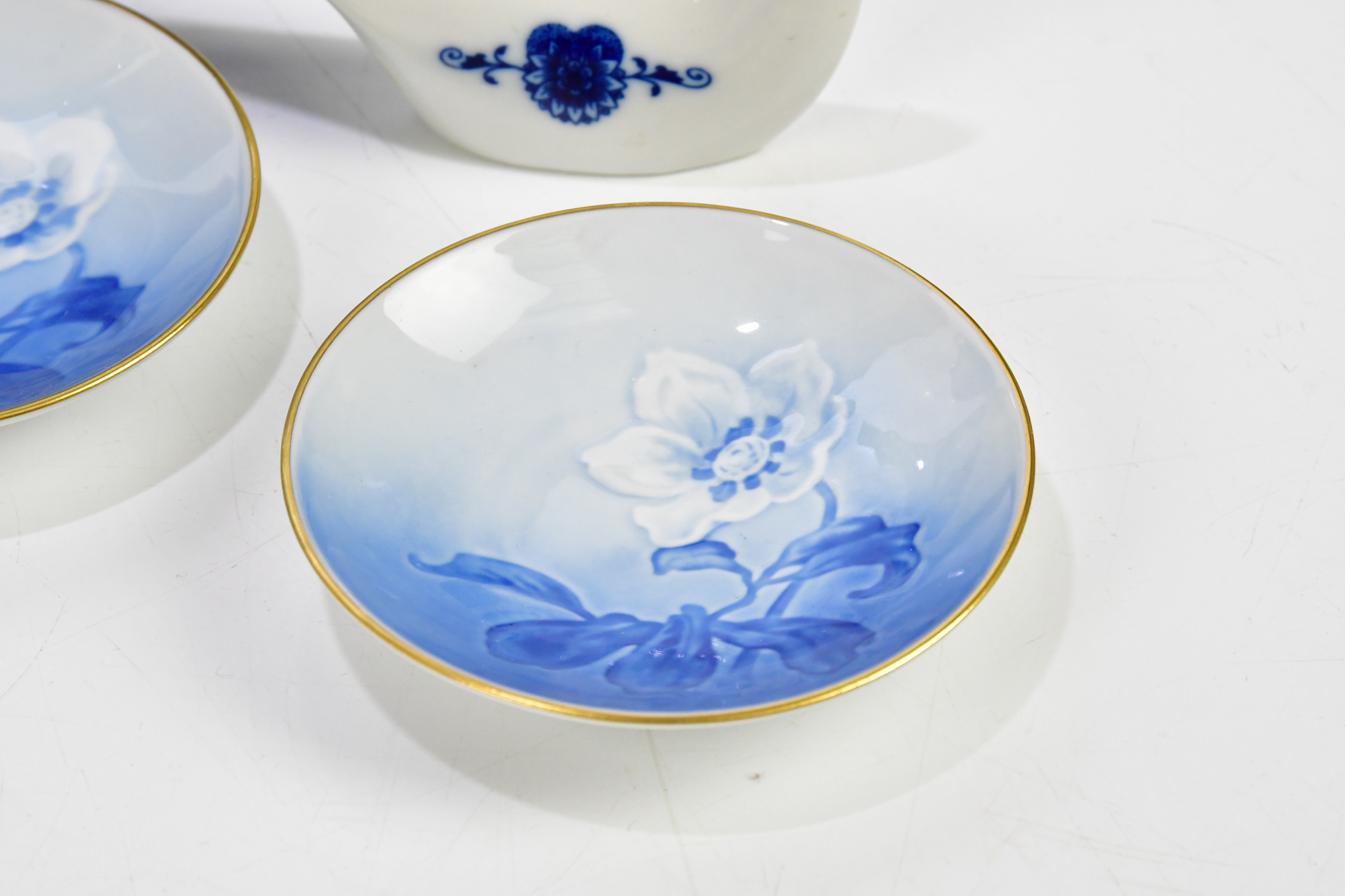 Lot de 2 soucoupes Bing et Grondahl Danemark Empire bleu Lot de 2 soucoupes Bing et Grondahl Danemark Empire bleu
