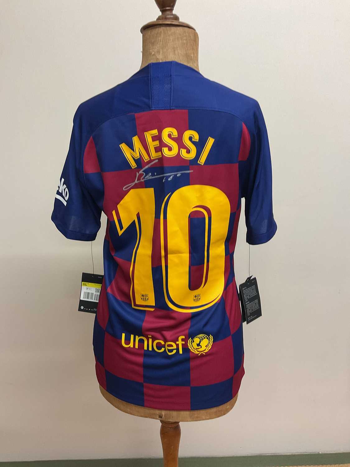Lot 2339 - LIONEL MESSI; a Barcelona replica home
