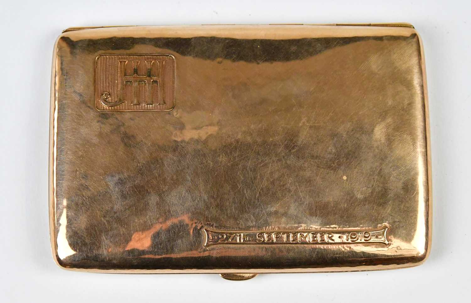 Lot 1 - An early 20th century 9ct rose gold cigarette...