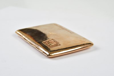 Lot 1 - An early 20th century 9ct rose gold cigarette...