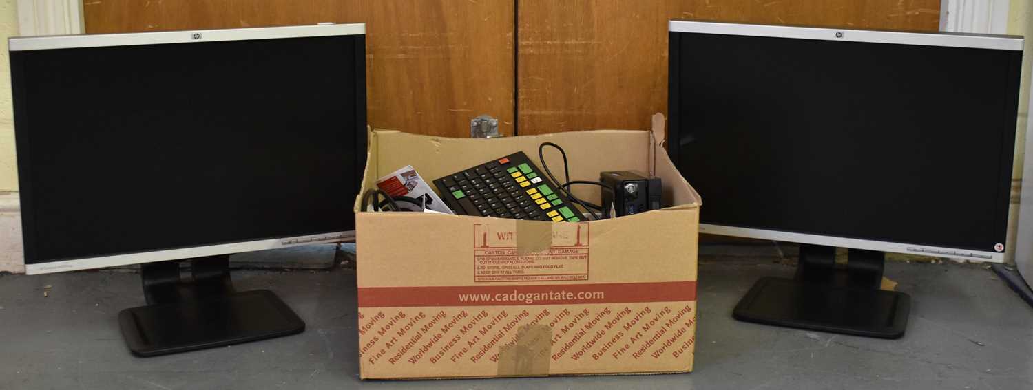 Lot 491 - A mixed lot of electronics including two HP...