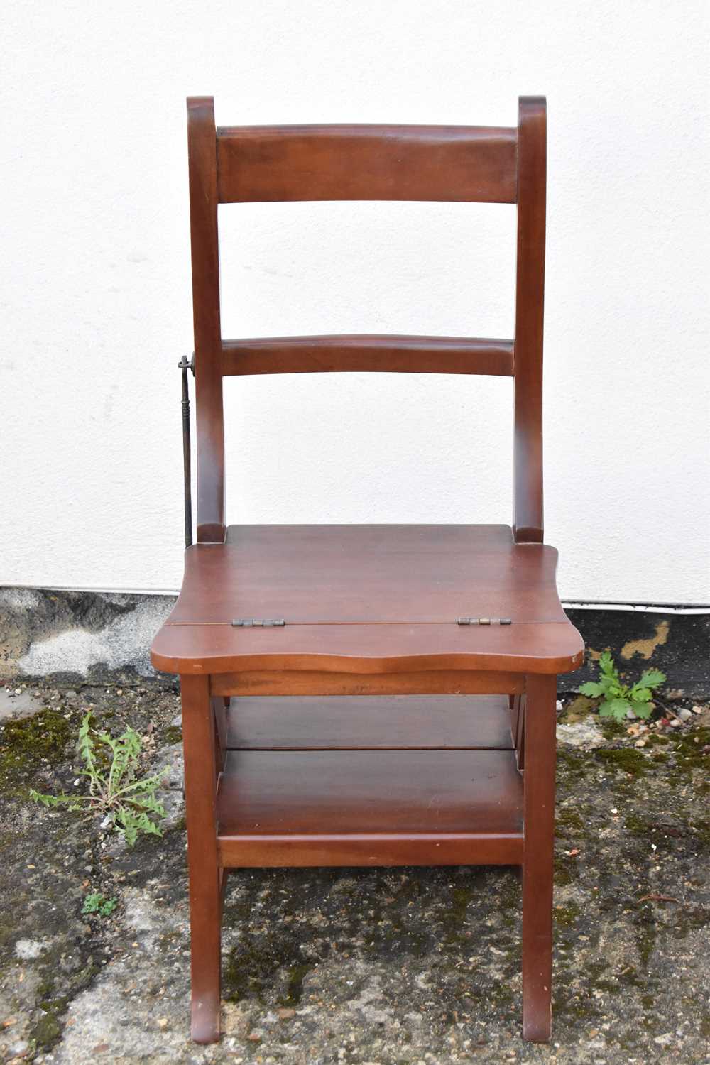 Lot 121 - A reproduction metamorphic library